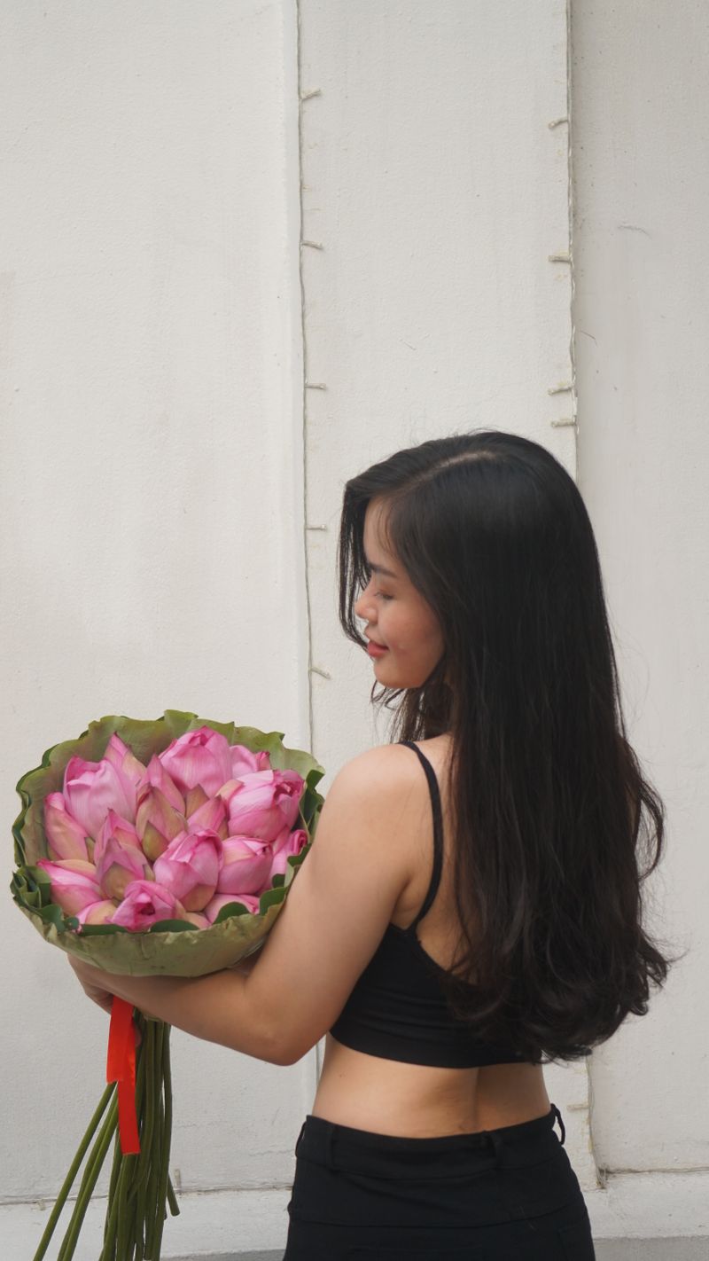 Pearl Cream Luxury Arrangement - Small