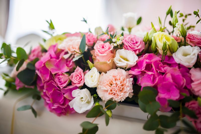 Pearl Cream Rose Arrangement - Large